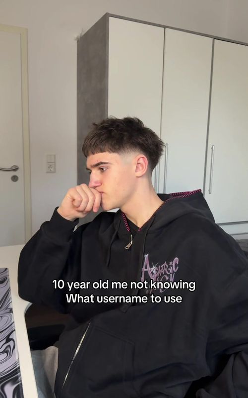 10 year old me not knowing What username to use